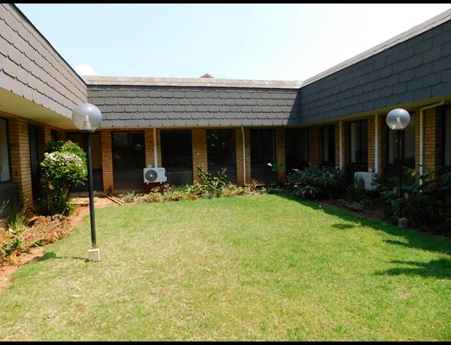 1,778M² OFFICE FOR SALE IN FERNDALE